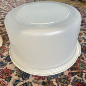 Vintage Rubbermaid Cake Saver